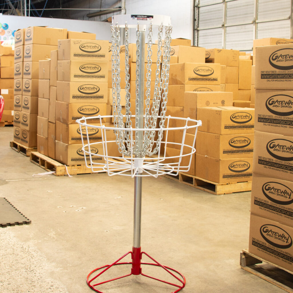 Gateway Bullseye Pro basket in rain and wind conditions Gateway Bullseye Pro basket in rain and wind conditions
